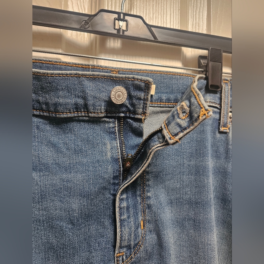 Levi’s Classic Straight Jeans Women’s 22W Light Blue Denim NWT Plus Size - Picture 4 of 12